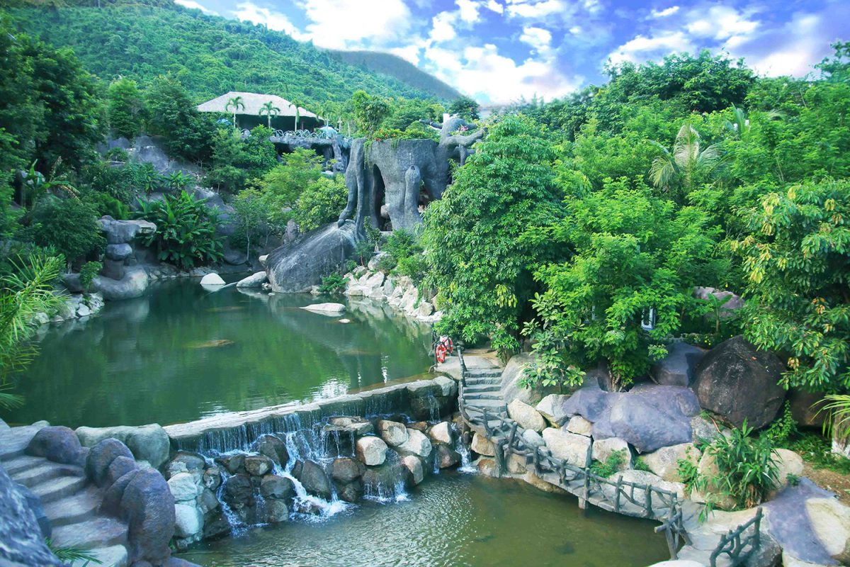 Núi Thành Travel